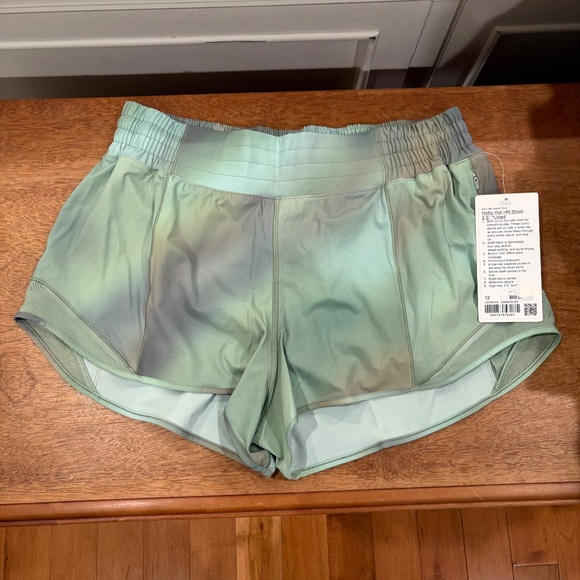 Lululemon Hotty Hot High-Rise Lined Short 2.5" Chroma Drift Green Multi / Palm C - Picture 6 of 10